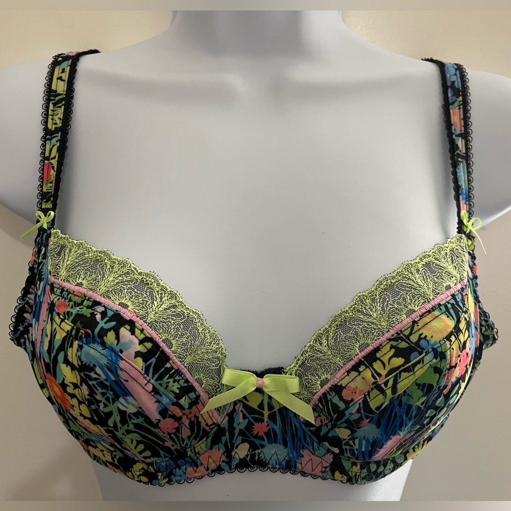 READ Freya Strawberry Fields Bra 28D Unlined